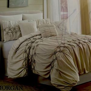 8pc bedroom comforter set by Modern Threads comforter, sham,decorative pillows